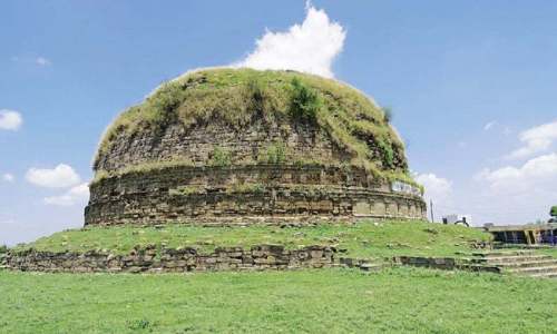 The 3rd century BC Buddhist Stupa in Mankiala village. – Photo by the writer 