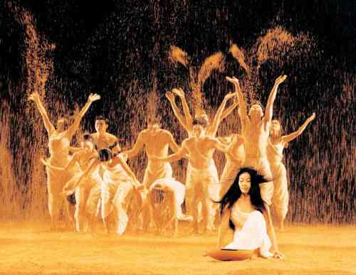 Songs of the Wanderers performed by Cloud Gate Dance Theatre of Taiwan. Photograph: Yu Hui-hung