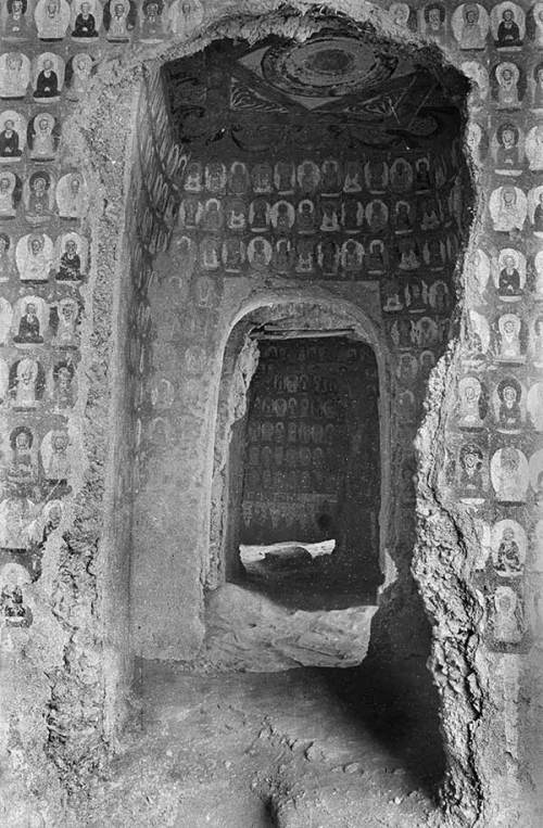 mogao-cave-north-wall-1943